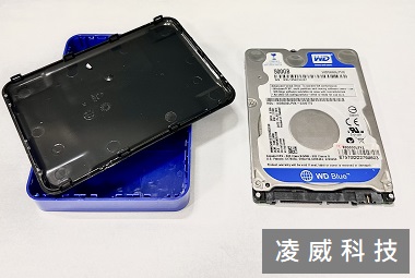 自行拆開外接硬碟盒可能會失去保固 自行拆開外接硬碟盒可能會失去保固
